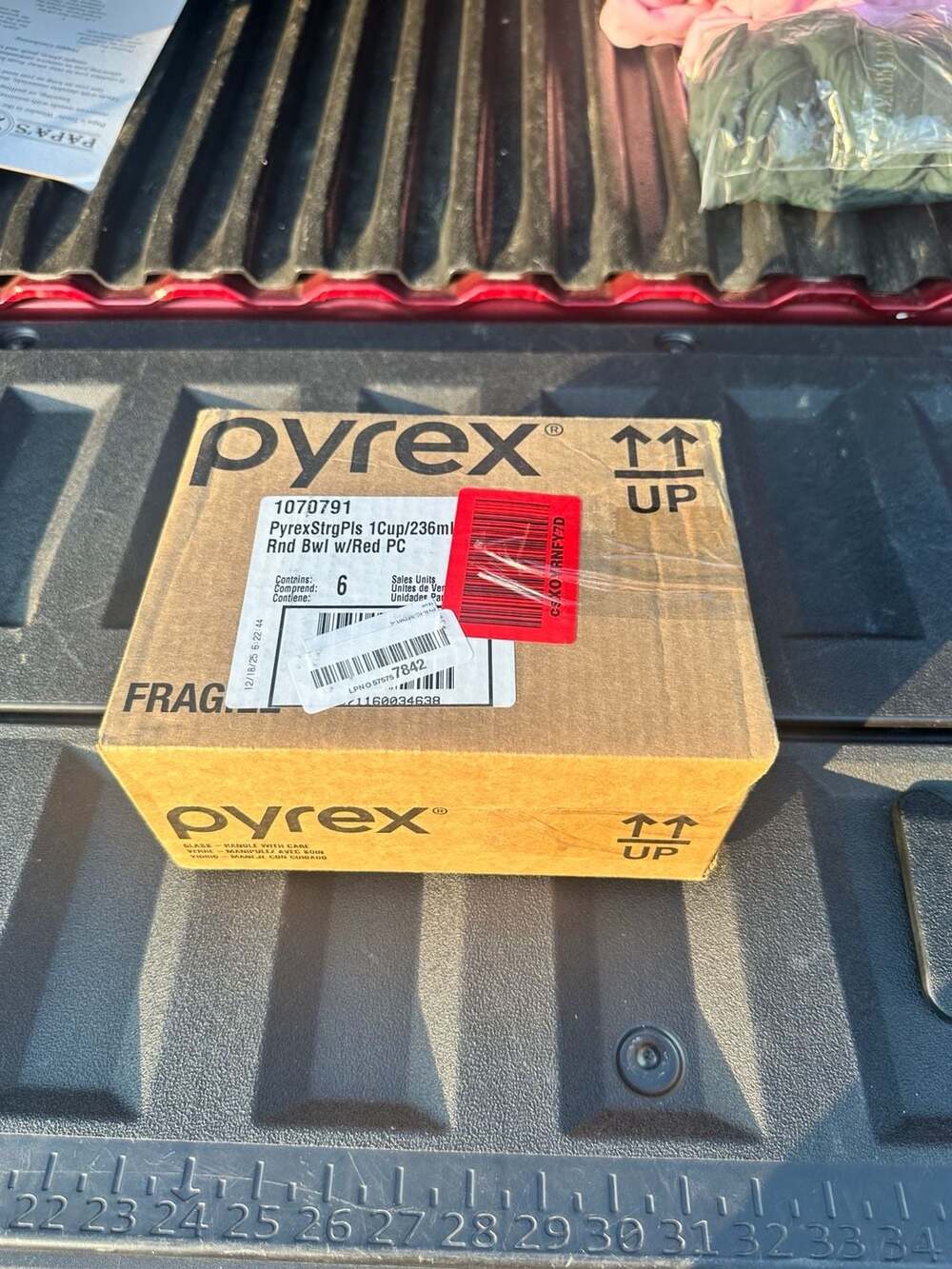 Pyrex 1-Cup Glass Storage Containers 6 with lids.
Meal Prep! - Picture 4 of 6